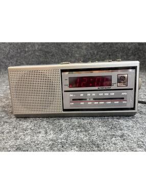 GENERAL ELECTRIC Select Styling 2 Wake Time Digital Clock Radio Model 7-4637A